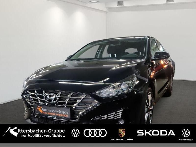 Phantom black Gebraucht 2023 Hyundai i30 Trend Limousine | 18.980 € (Guter Preis) - Bild 1/4