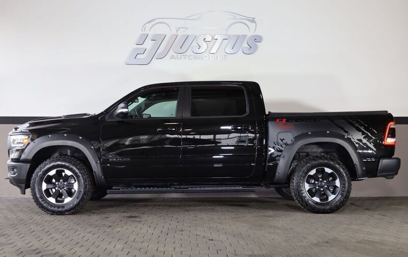 Gebraucht Dodge Ram 401 PS (294 kW) 2019 Diamond black crystal pearlcoa Pickup