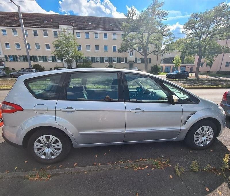 Gebraucht Ford S-MAX S 118 PS (86 kW) 2011 Silber Van / Kleinbus
