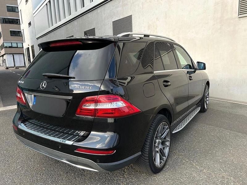 Gebraucht Mercedes ML350 258 PS (189 kW) 2012 Schwarz SUV