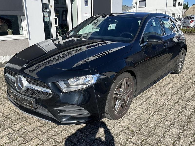 Gebraucht Mercedes A200 AMG line 163 PS (119 kW) 2018 Schwarz Limousine