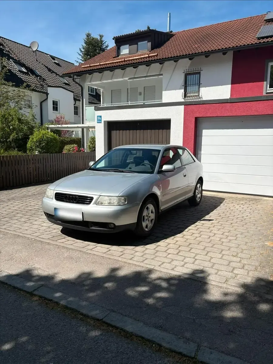 Second-hand Audi A3 102 CP (75 kW) 2002 Argintiu Hatchback