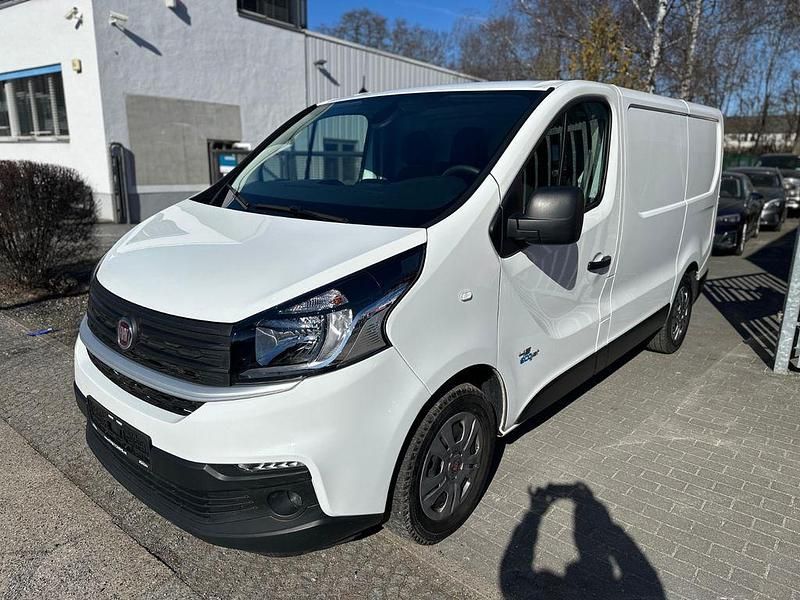 Gebraucht Renault Trafic 145 PS (106 kW) 2022 Weiß Van / Kleinbus