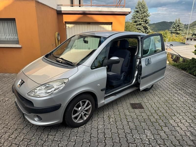 Silber Gebraucht 2006 Peugeot 1007 Kleinwagen | 1.400 € (Guter Preis) - Bild 1/4