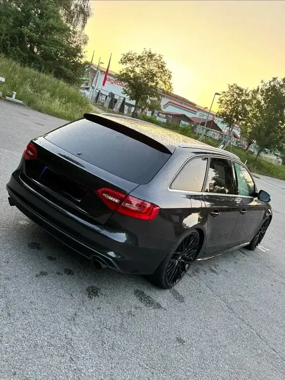Gebraucht Audi A4 Ambiente 170 PS (125 kW) 2014 Grau Kombi