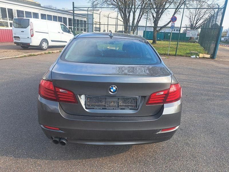 Gebraucht BMW 520 184 PS (135 kW) 2013 Grau Limousine