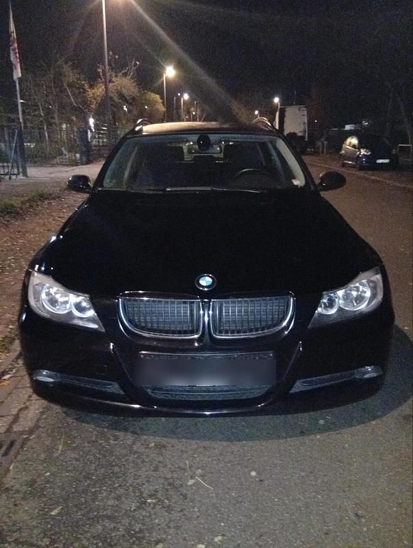 Schwarz Gebraucht 2008 BMW 318 Kombi | 1.750 € (Superpreis) - Bild 1/4