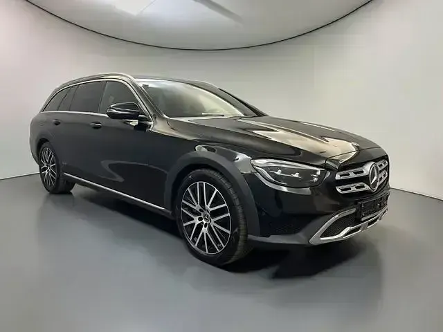 Gebraucht Mercedes E400 330 PS (242 kW) 2023 Schwarz Kombi