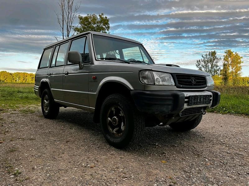 Silber Gebraucht 1999 Hyundai Galloper SUV | 3.000 € - Bild 1/4