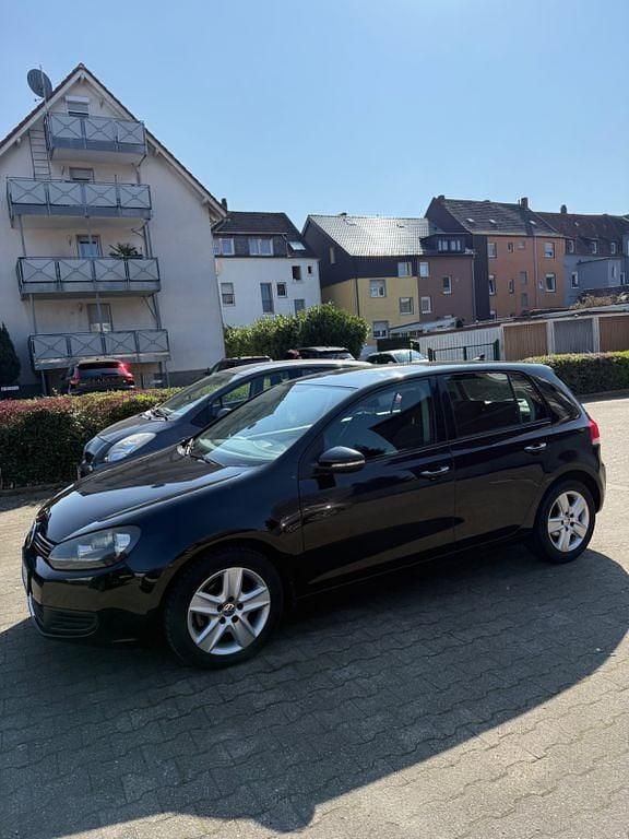 Gebraucht VW Golf VI Comfortline 105 PS (77 kW) 2010 Schwarz Kleinwagen