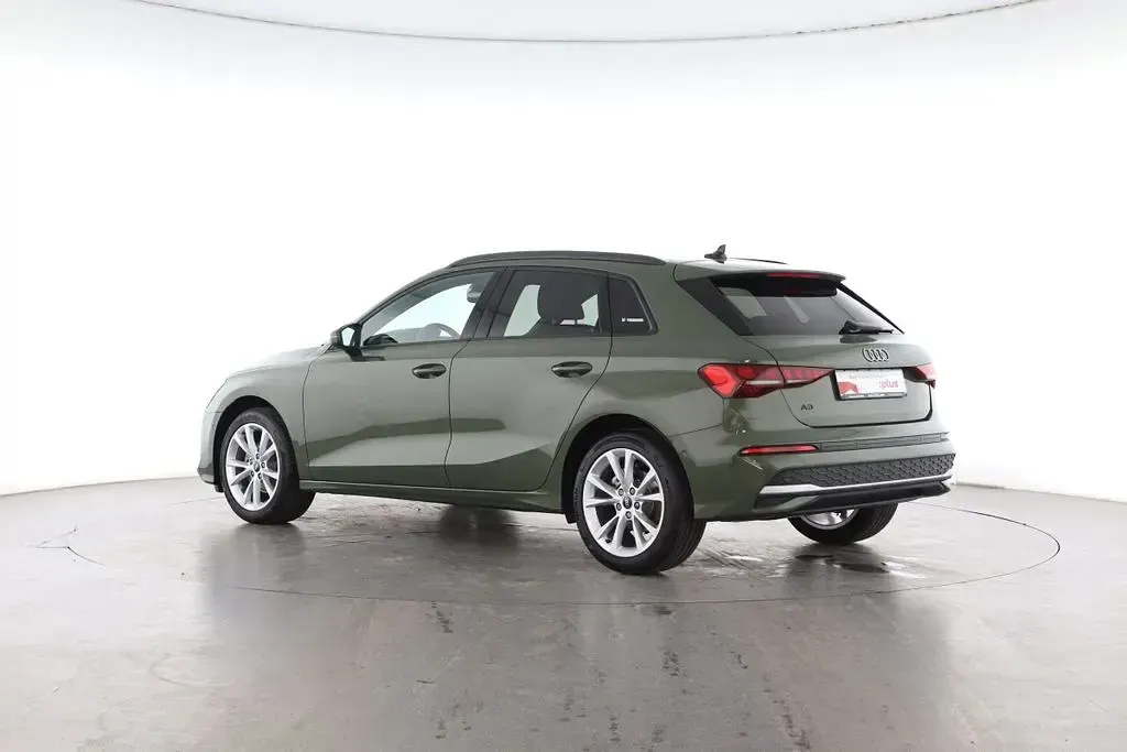 Gebraucht Audi A3 Advanced Plus 116 PS (85 kW) 2025 Distriktgrün metallic Limousine