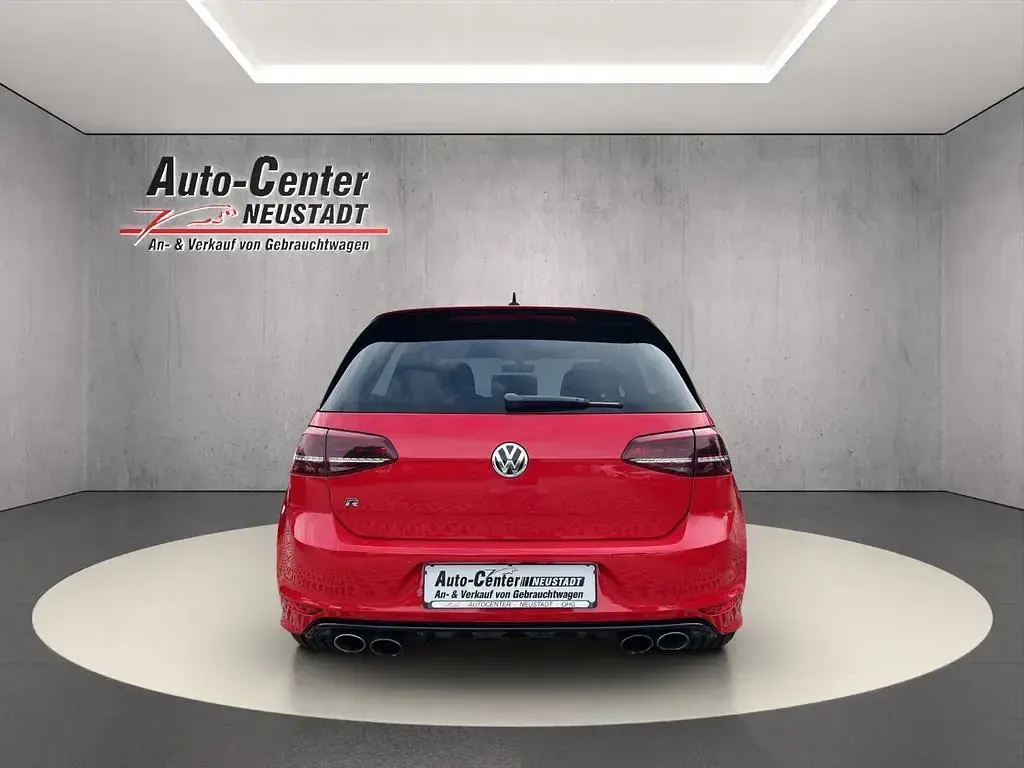 Second-hand VW Golf VII R 300 CP (220 kW) 2017 Roșu Berlinǎ