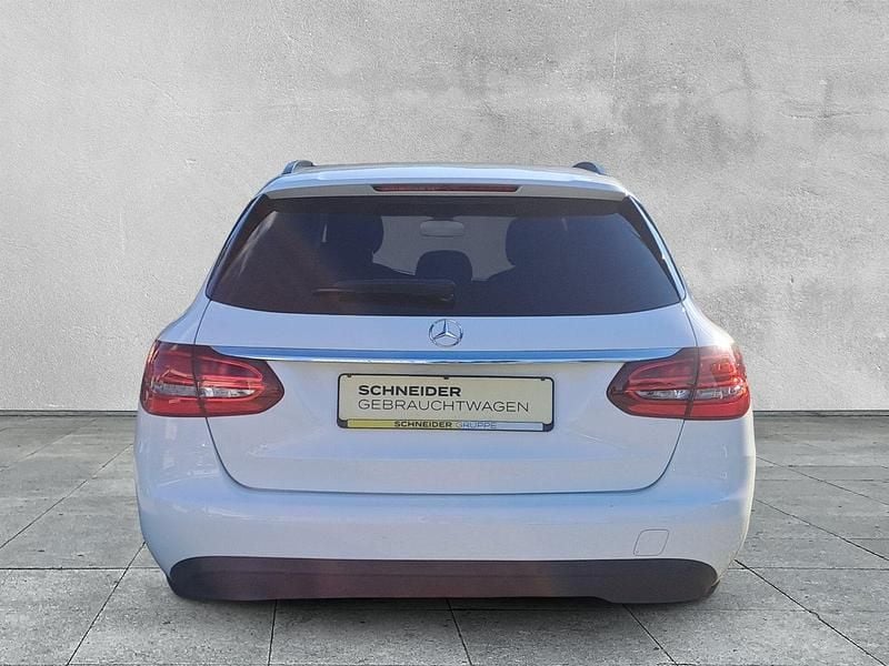 Gebraucht Mercedes C180 122 PS (89 kW) 2019 Weiß Kombi