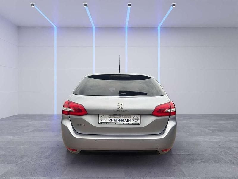 Gebraucht Peugeot 308 Active 131 PS (96 kW) 2021 Grau Kombi