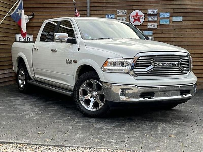 Gebraucht Dodge Ram 401 PS (294 kW) 2018 Weiß Abholung