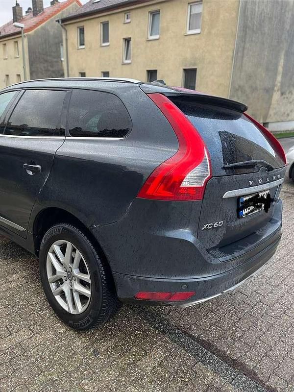 Gebraucht Volvo XC60 Summum 220 PS (161 kW) 2017 SUV