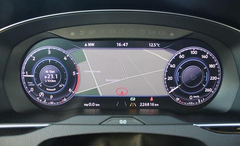 Gebraucht VW Passat Highline 239 PS (175 kW) 2016 Silber Limousine