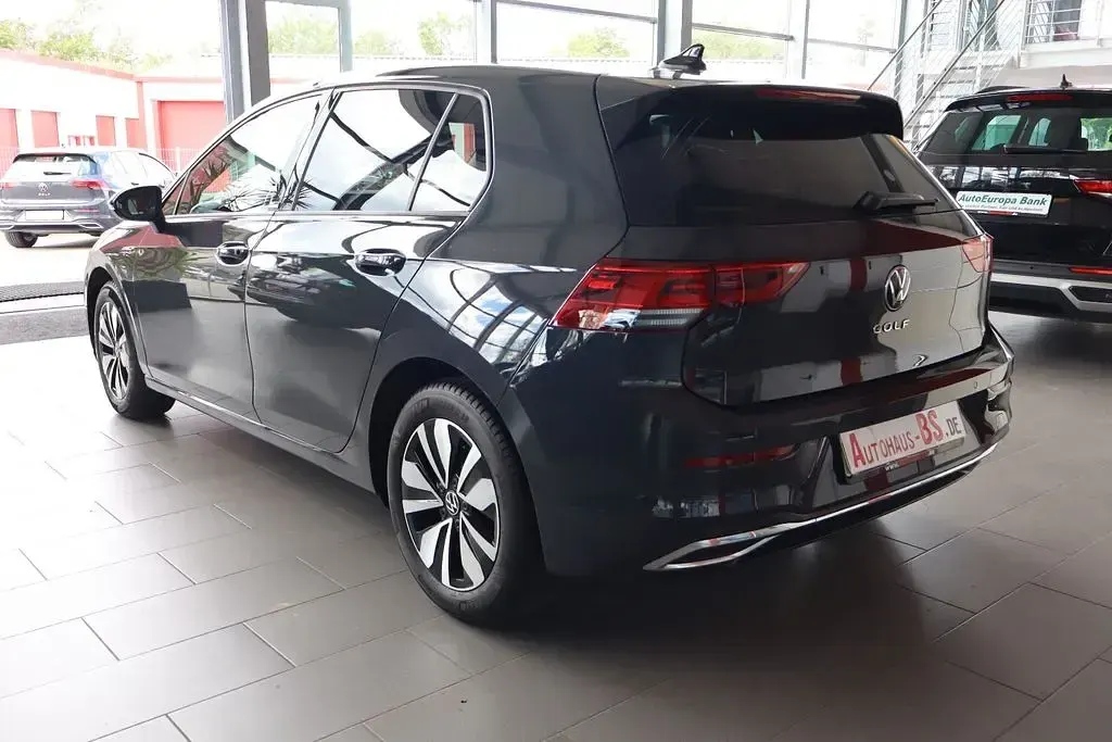 Gebraucht VW Golf VIII 150 PS (110 kW) 2024 Grau Limousine