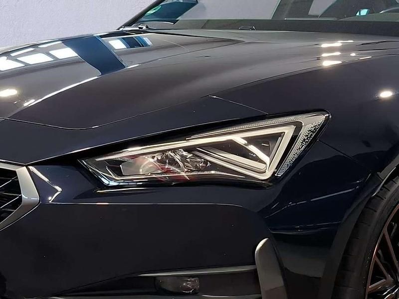 Gebraucht Cupra Leon VZ 245 PS (180 kW) 2022 Asphalt blau metallic Kombi