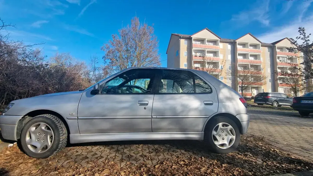 Gebraucht Peugeot 306 110 PS (80 kW) 1999 Blau Kleinwagen