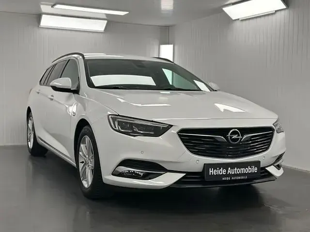 Gebraucht Opel Insignia Edition 165 PS (121 kW) 2017 Weiß Kombi