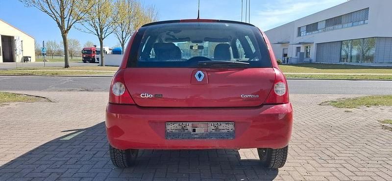Używany Renault Clio II Campus 58 KM (42 kW) 2011 Czerwony Hatchback