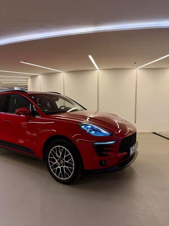 Gebraucht Porsche Macan S 258 PS (189 kW) 2017 Rot SUV