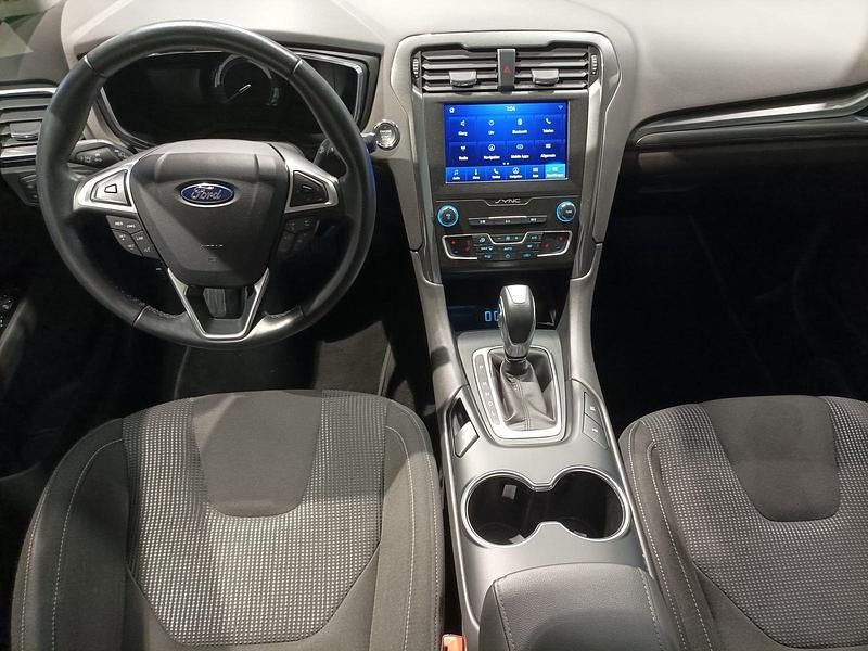 Gebraucht Ford Mondeo Titanium 140 PS (102 kW) 2022 Blau Limousine