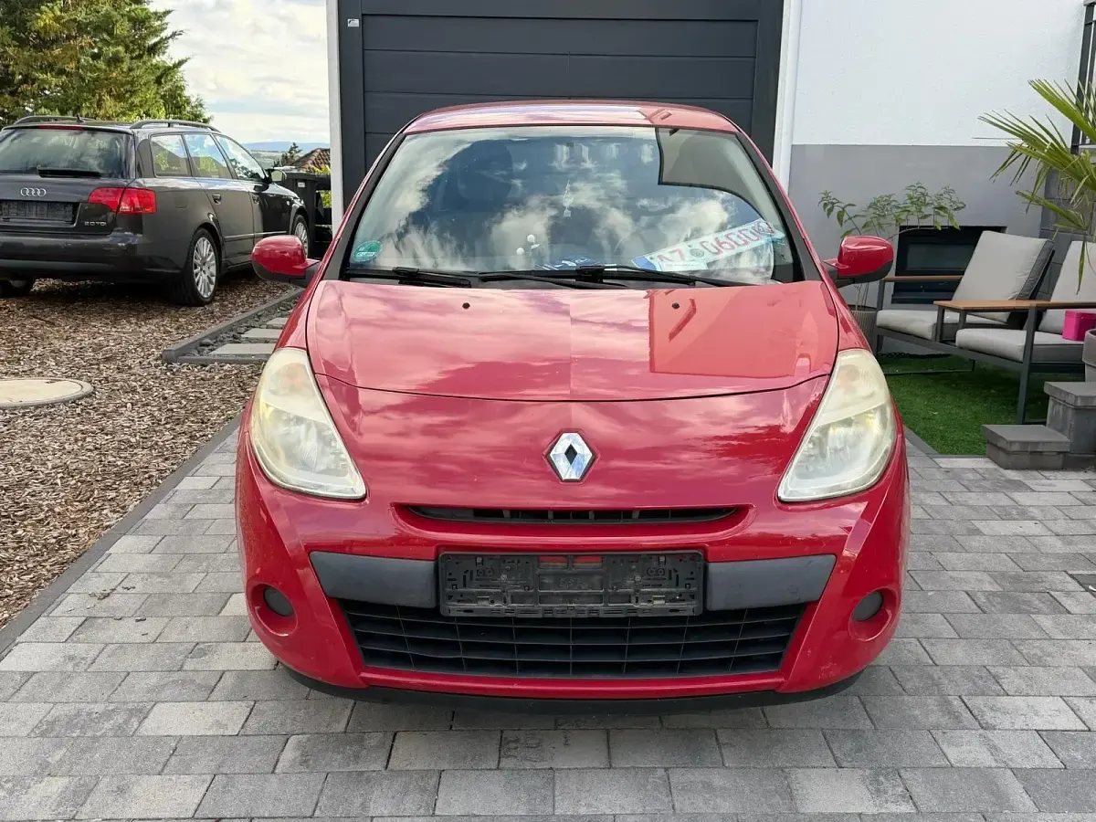 Gebraucht Renault Clio 75 PS (55 kW) 2010 Rot Kleinwagen