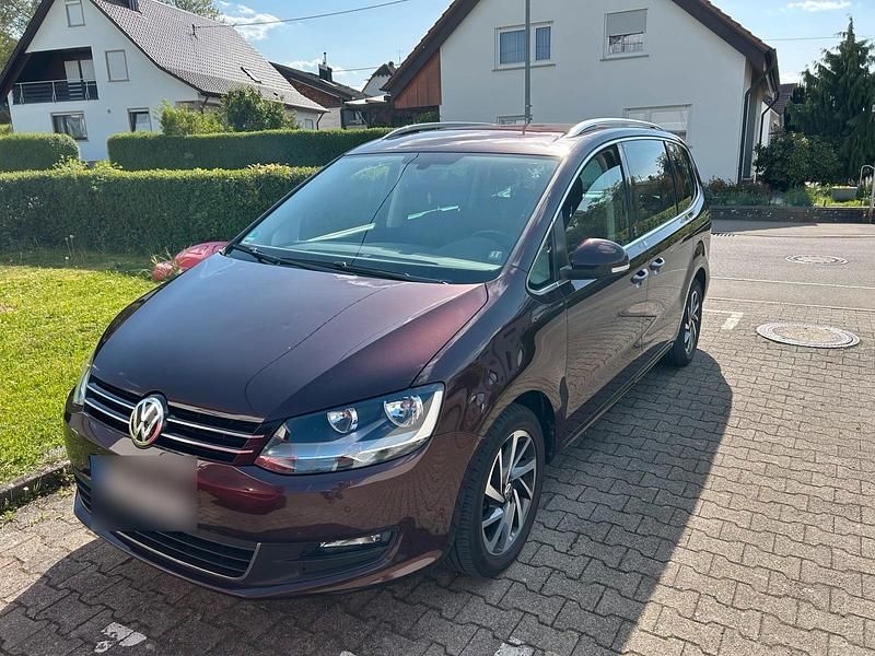 Rot Gebraucht 2017 VW Sharan Van / Kleinbus | 21.000 € (Fairer Preis) - Bild 1/4