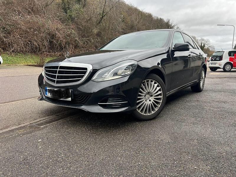 Gebraucht Mercedes E200 184 PS (135 kW) 2015 Schwarz Limousine