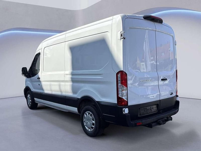 Gebraucht Ford Transit Trend 131 PS (96 kW) 2022 Frostweiß Van / Kleinbus