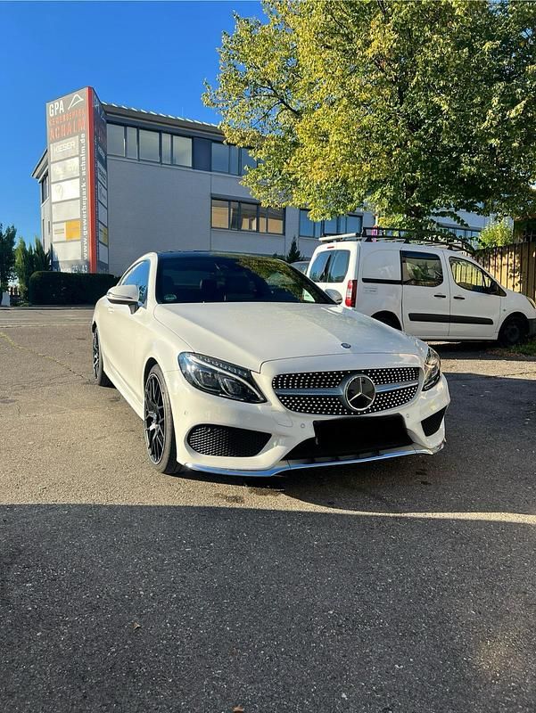 Weiß Gebraucht 2016 Mercedes C250 Coupé | 28.500 € - Bild 1/4