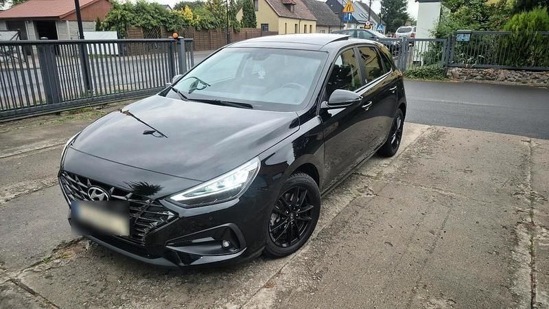 Schwarz Gebraucht 2022 Hyundai i30 Limousine | 16.500 € (Superpreis) - Bild 1/4