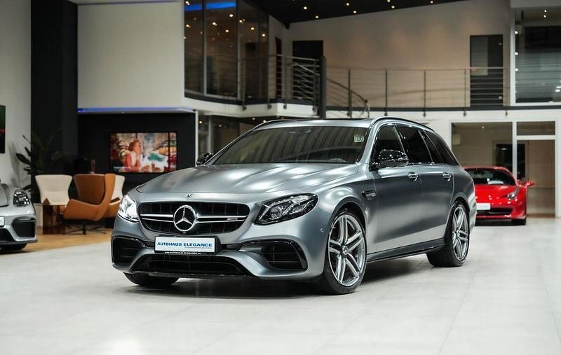 Grau Gebraucht 2019 Mercedes E63S AMG AMG Limousine | 69.980 € (Fairer Preis) - Bild 1/4