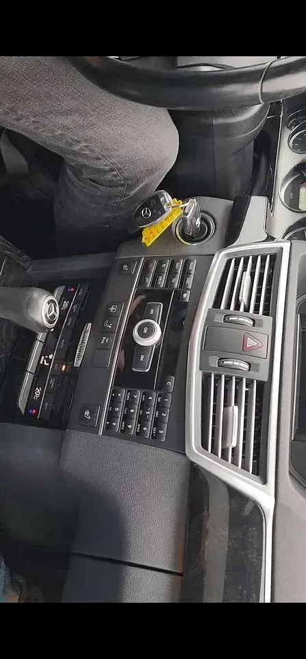 Gebraucht Mercedes E200 Avantgarde 136 PS (100 kW) 2011 Braun Limousine