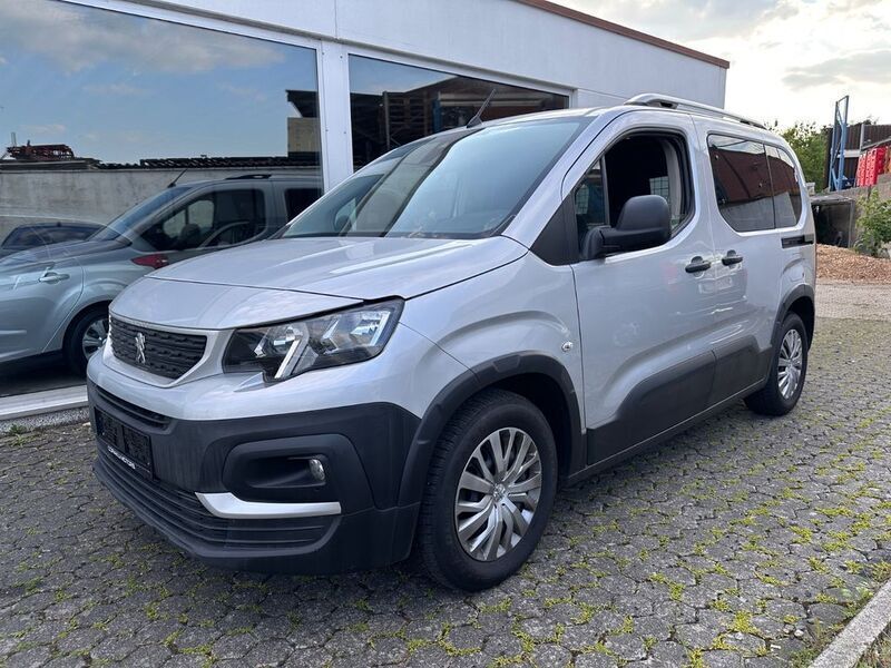 Grau Gebraucht 2019 Peugeot Rifter Active Van / Kleinbus | 10.750 € (Guter Preis) - Bild 1/4