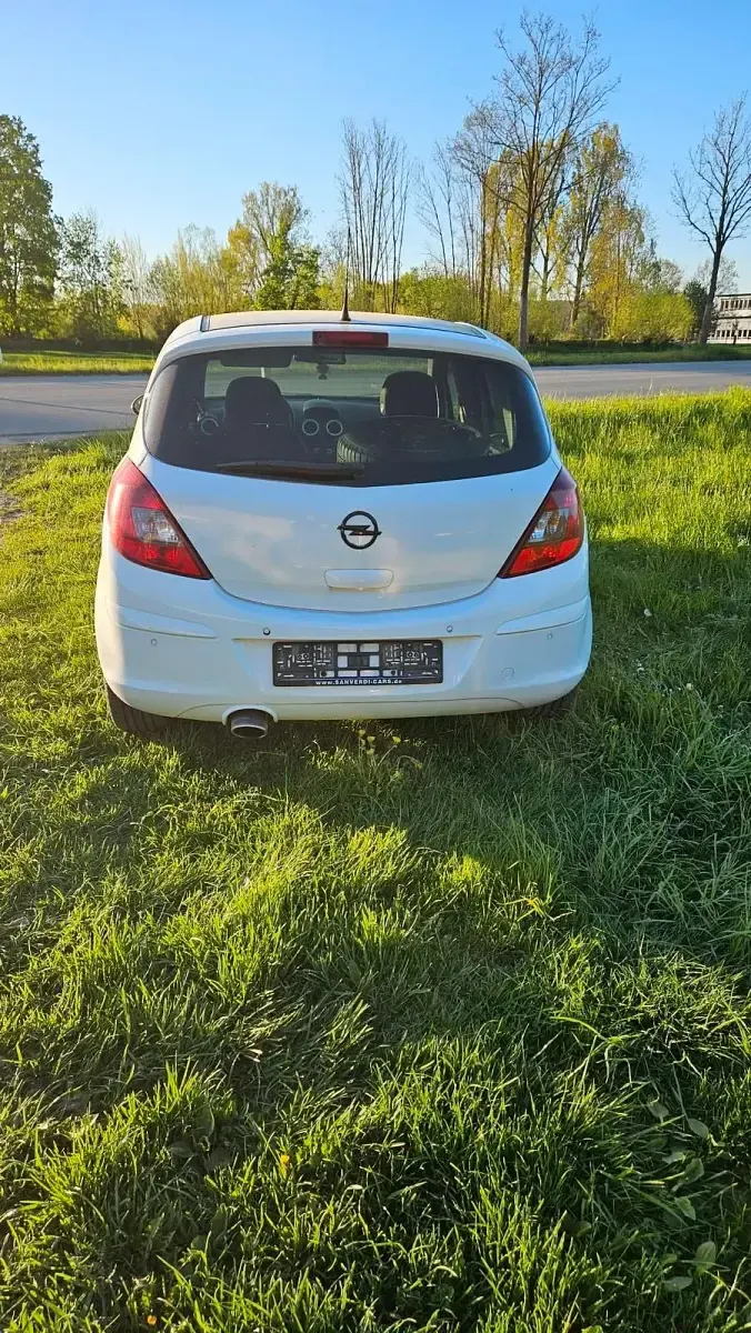 Gebraucht Opel Corsa 100 PS (73 kW) 2012 Weiß Kleinwagen