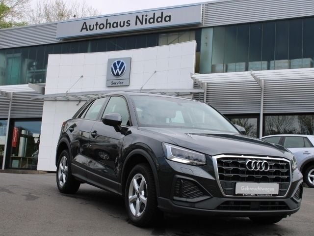 Grau Gebraucht 2023 Audi Q2 Comfort SUV | 23.449 € (Fairer Preis) - Bild 1/4