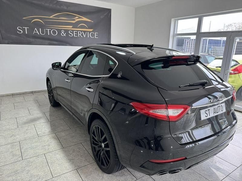Gebraucht Maserati Levante 275 PS (202 kW) 2018 Schwarz SUV