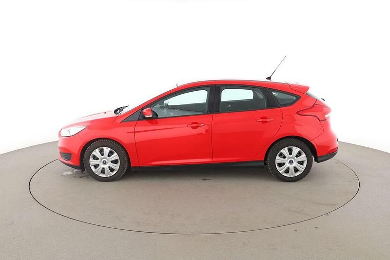 Gebraucht Ford Focus Trend 101 PS (74 kW) 2015 Rot Limousine