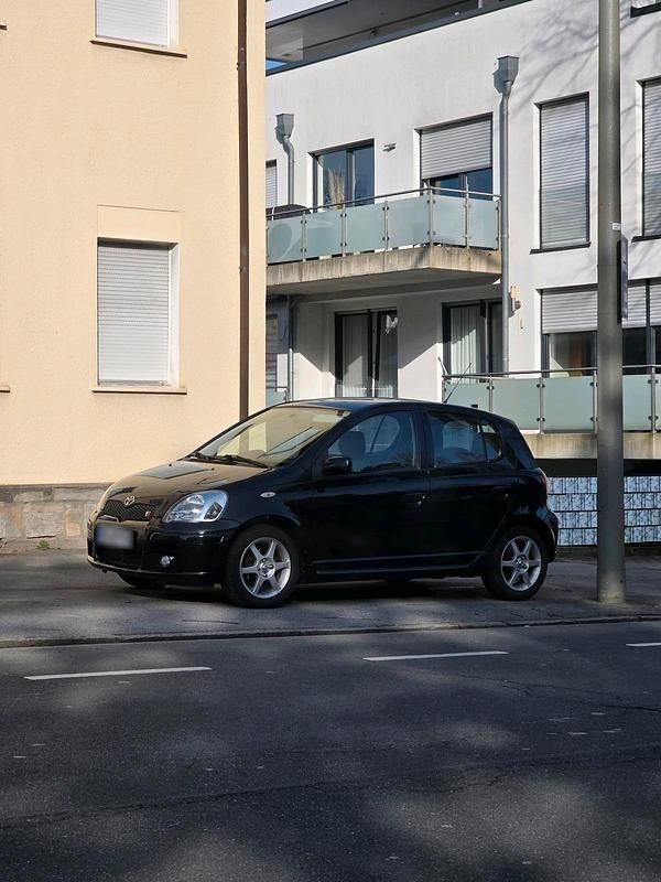 Gebraucht Toyota Yaris 105 PS (77 kW) 2005 Schwarz Kleinwagen