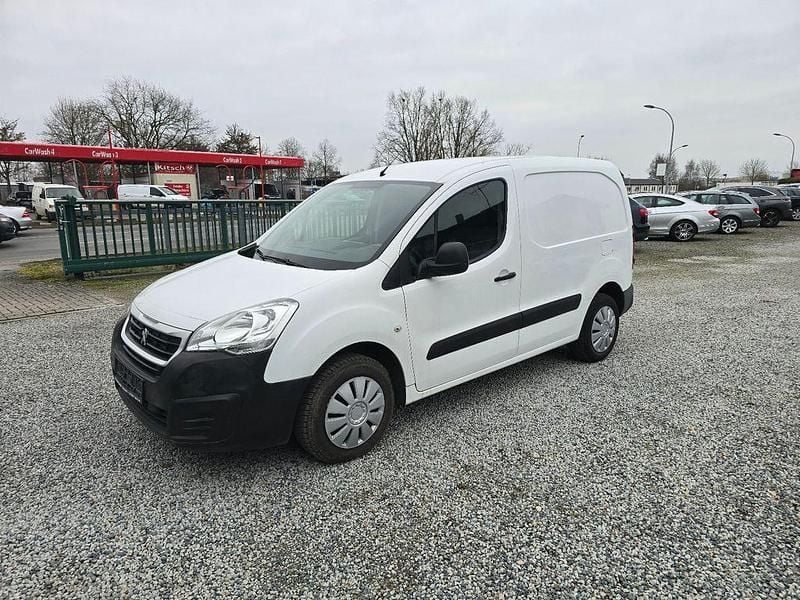 Gebraucht Peugeot Partner Comfort 75 PS (55 kW) 2015 Weiß Van / Kleinbus