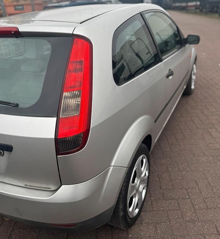 Gebraucht Ford Fiesta 69 PS (50 kW) 2003 Kleinwagen