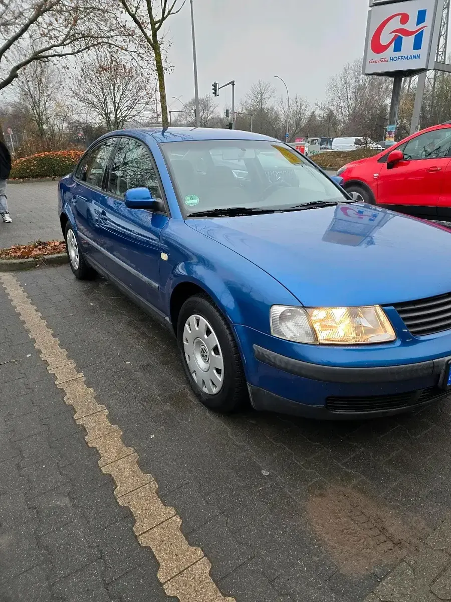 Second-hand VW Passat 115 CP (84 kW) 1999 Albastru Berlinǎ