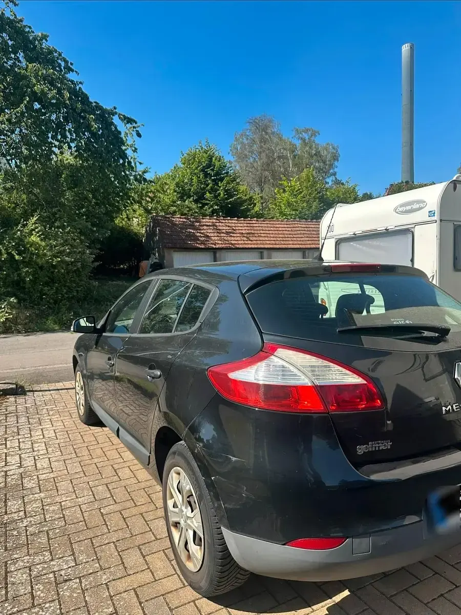 Gebraucht Renault Mégane III 100 PS (73 kW) 2011 Schwarz Limousine