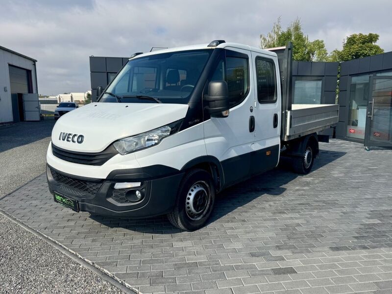 Weiss (metallic) Gebraucht 2018 Iveco Daily Van | 23.449 € (Etwas zu teuer) - Bild 1/4