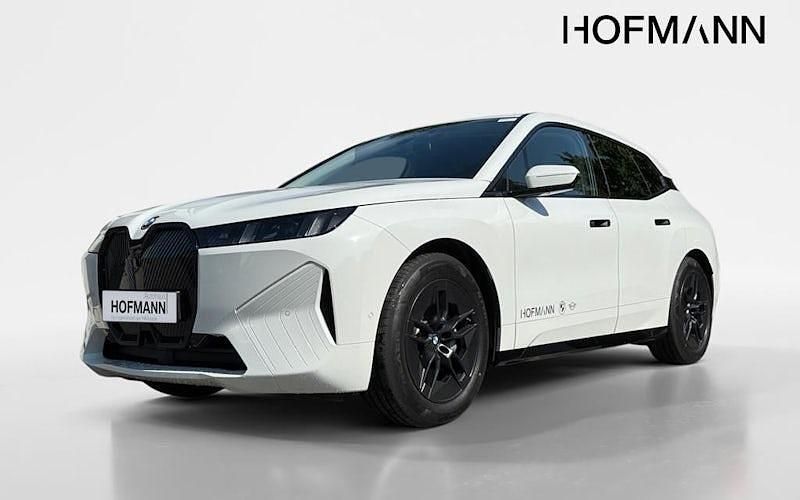 Weiß Gebraucht 2025 BMW iX SUV | 68.070 € - Bild 1/4
