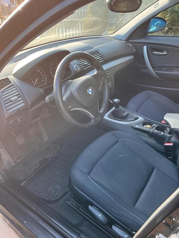 Gebraucht BMW 118 143 PS (105 kW) 2009 Schwarz Kleinwagen