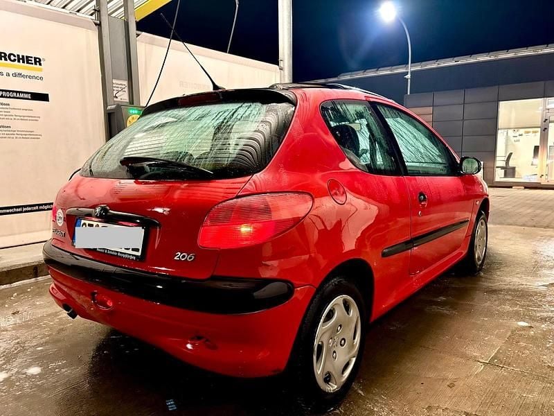 Gebraucht Peugeot 206 75 PS (55 kW) 2001 Rot Kleinwagen